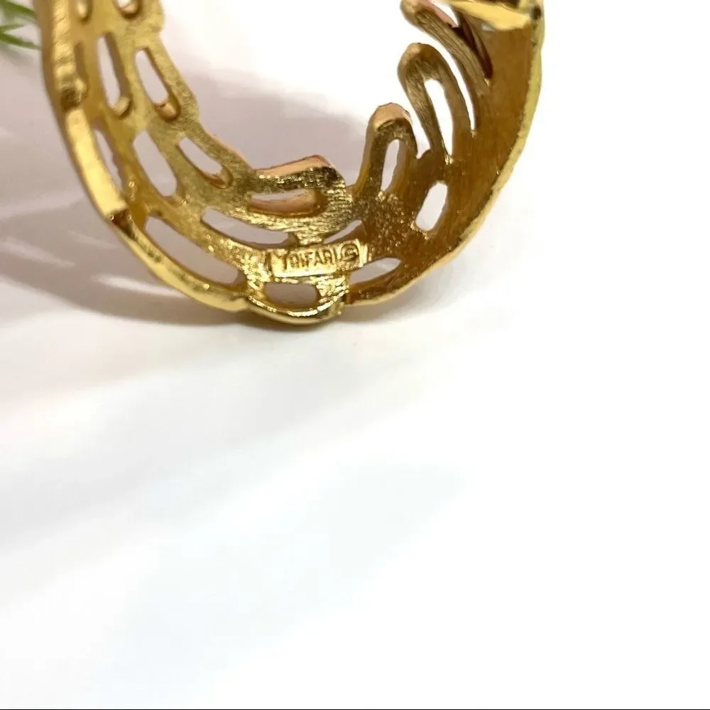 VINTAGE⚜️TRIFARI Golden Feathered Oval Brooch